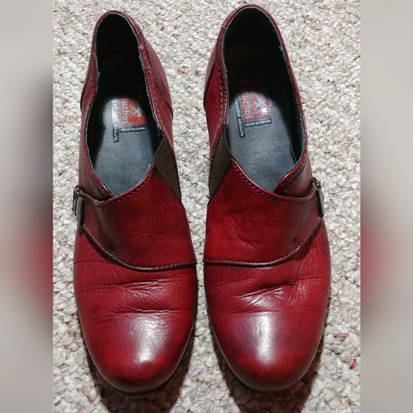 Fluchos red heeled shoes - Picture 2 of 7